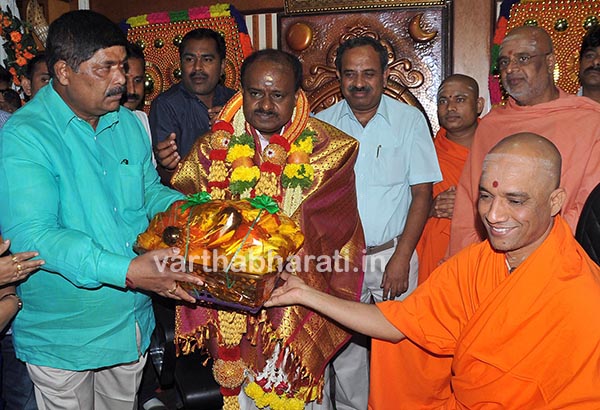 ನಾಡಿನ ಜನರ ಸೇವೆಗೆ ನನ್ನ ಜೀವನ ಮುಡಿಪು : ಕುಮಾರಸ್ವಾಮಿ